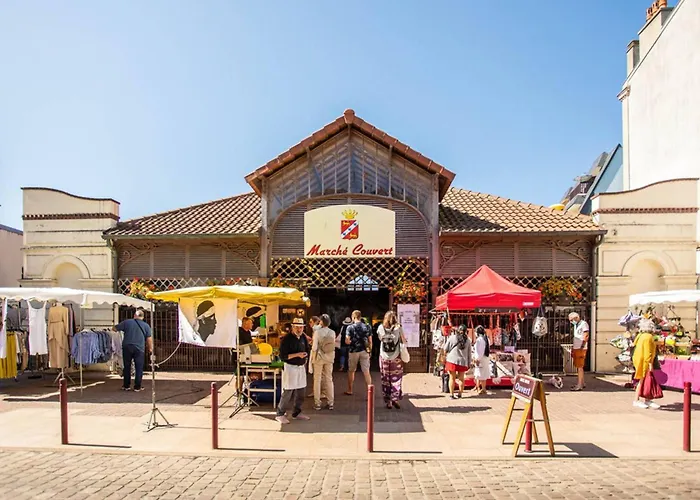 à Avec Balcon Et Cuisine équipée - Fr-1-788-57 *