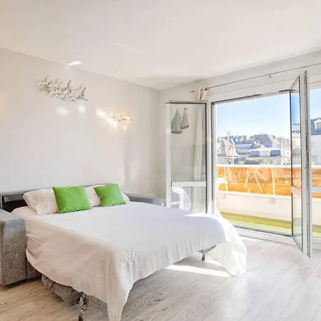 A Avec Balcon Et Cuisine Equipee - Fr-1-788-57