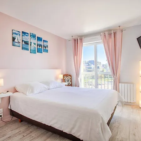 Apartment A Avec Balcon Et Cuisine Equipee - Fr-1-788-57 Cabourg