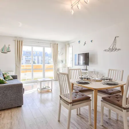 A Avec Balcon Et Cuisine Equipee - Fr-1-788-57 *