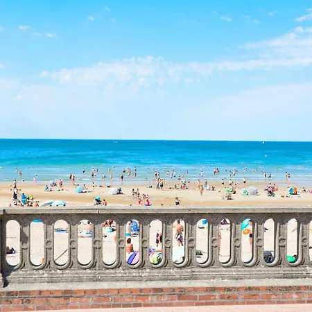 A Avec Balcon Et Cuisine Equipee - Fr-1-788-57 Cabourg