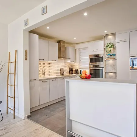 公寓 A Avec Balcon Et Cuisine Equipee - Fr-1-788-57