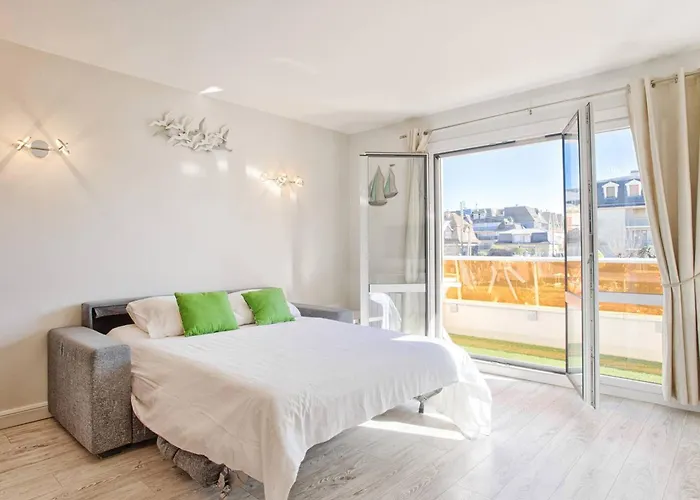 A Avec Balcon Et Cuisine Equipee - Fr-1-788-57