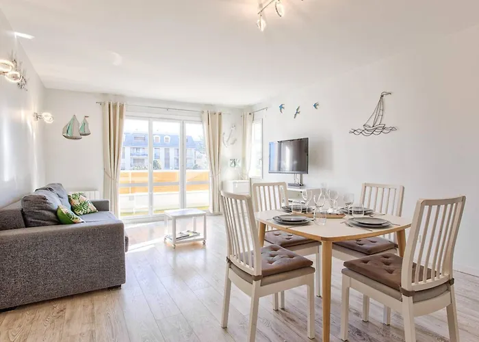 A Avec Balcon Et Cuisine Equipee - Fr-1-788-57 *