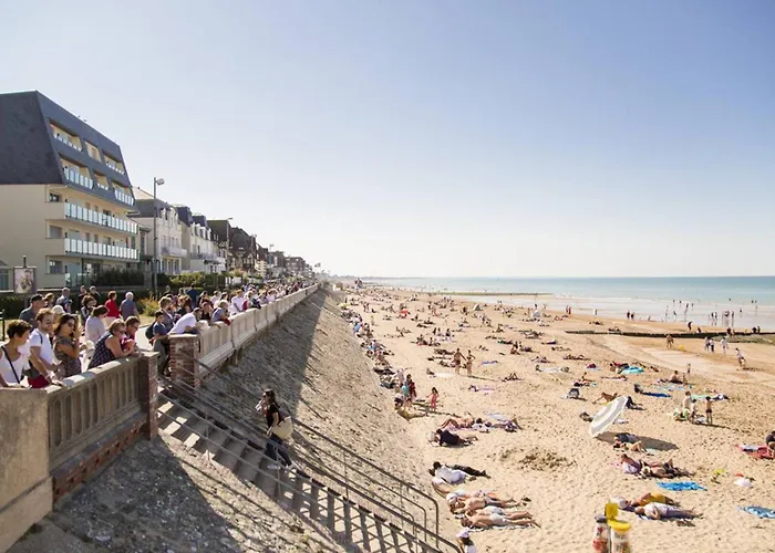 Daire A Avec Balcon Et Cuisine Equipee - Fr-1-788-57 *